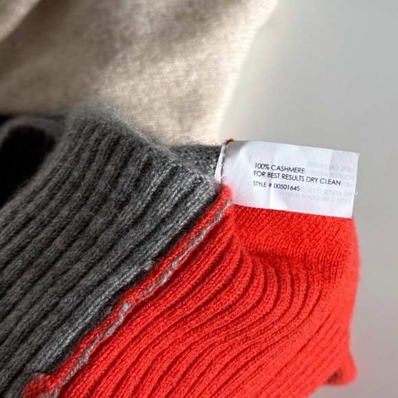 Club Monaco Colour Block 100% cashmere Crew Neck Sweater - Picture 3 of 4